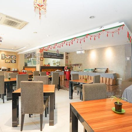 Oyo 197 Prime Royal Hotel Kapasari Екстер'єр фото