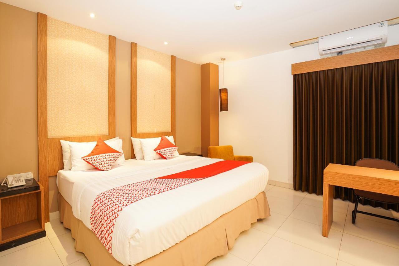 Oyo 197 Prime Royal Hotel Kapasari Екстер'єр фото