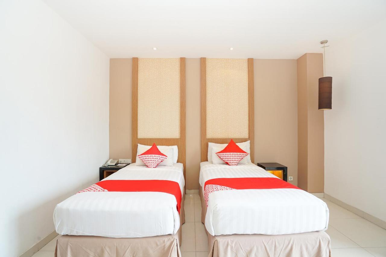Oyo 197 Prime Royal Hotel Kapasari Екстер'єр фото