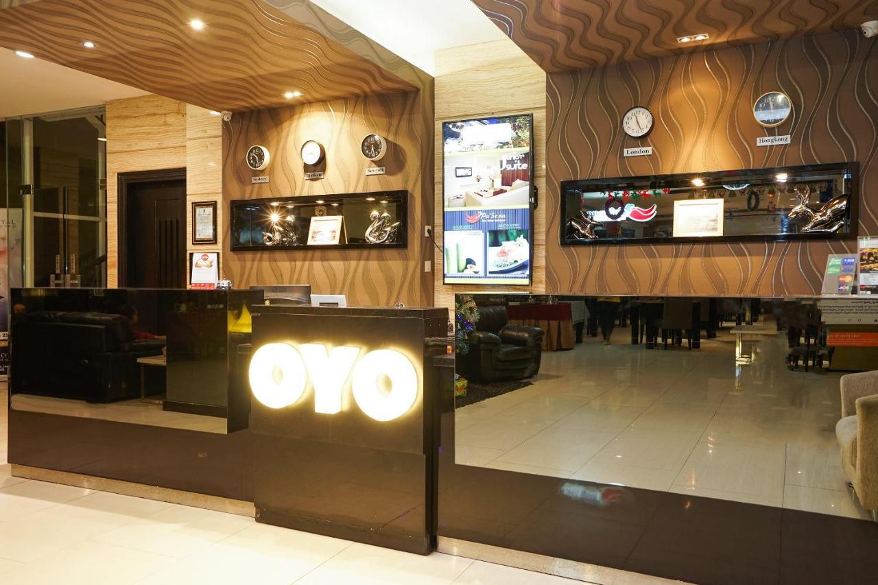Oyo 197 Prime Royal Hotel Kapasari Екстер'єр фото