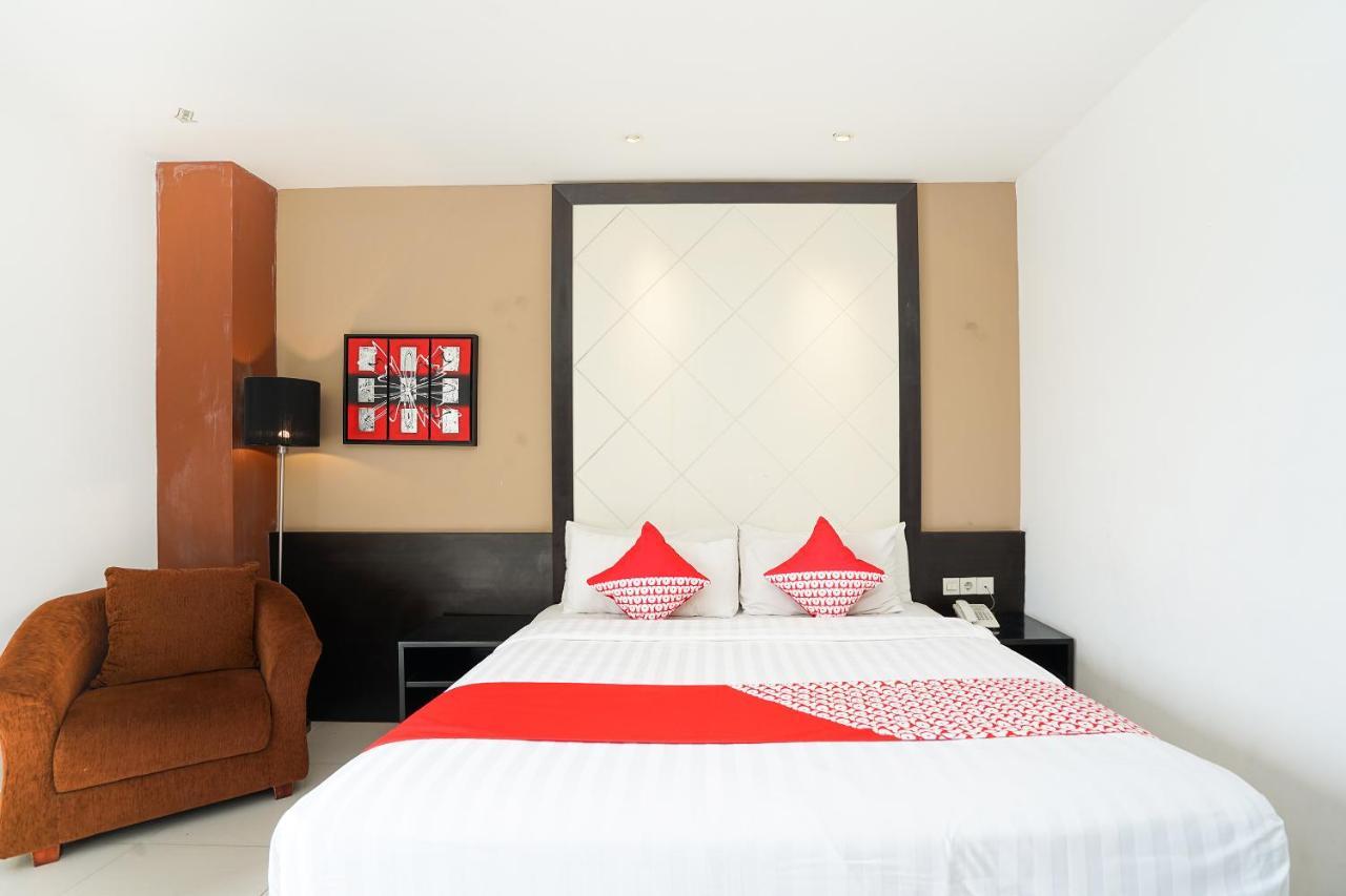 Oyo 197 Prime Royal Hotel Kapasari Екстер'єр фото