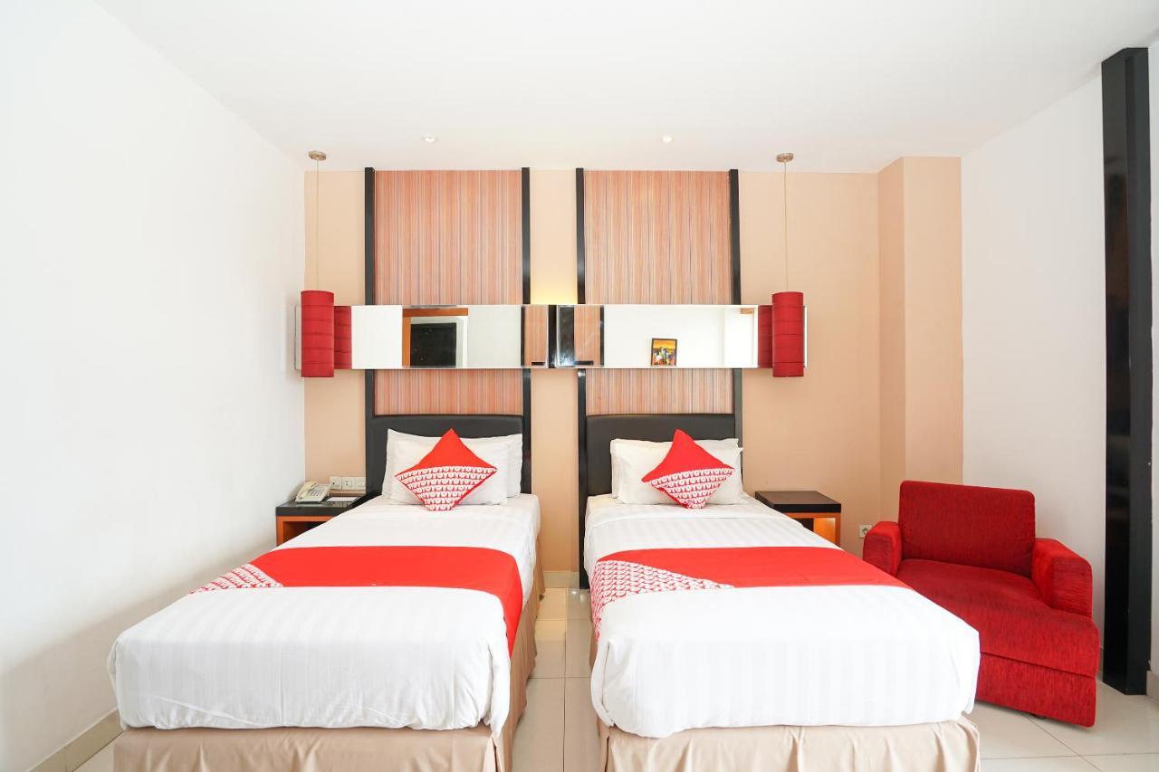 Oyo 197 Prime Royal Hotel Kapasari Екстер'єр фото