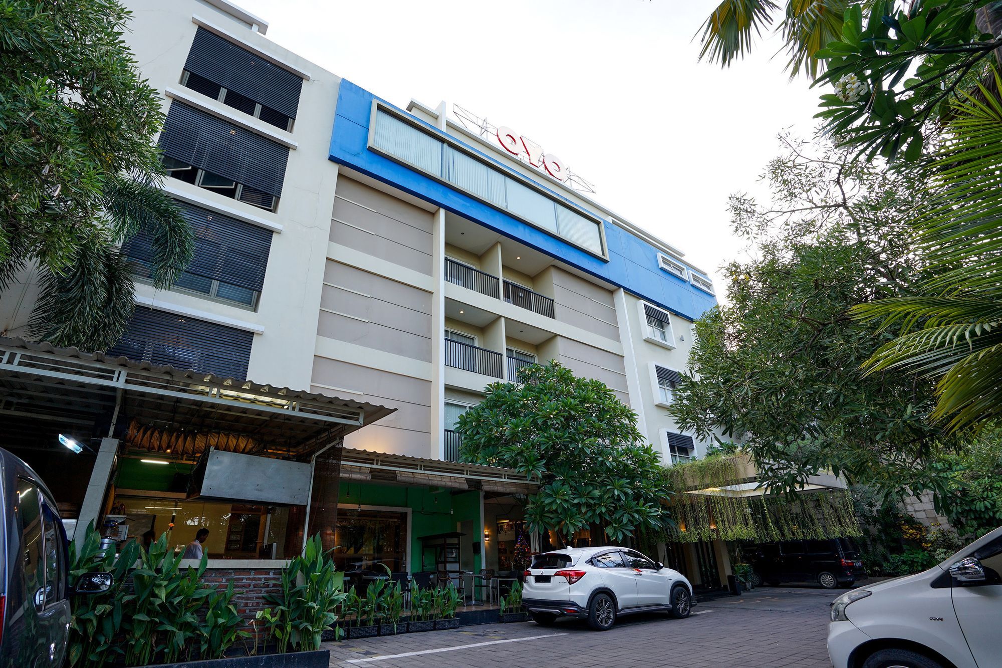 Oyo 197 Prime Royal Hotel Kapasari Екстер'єр фото